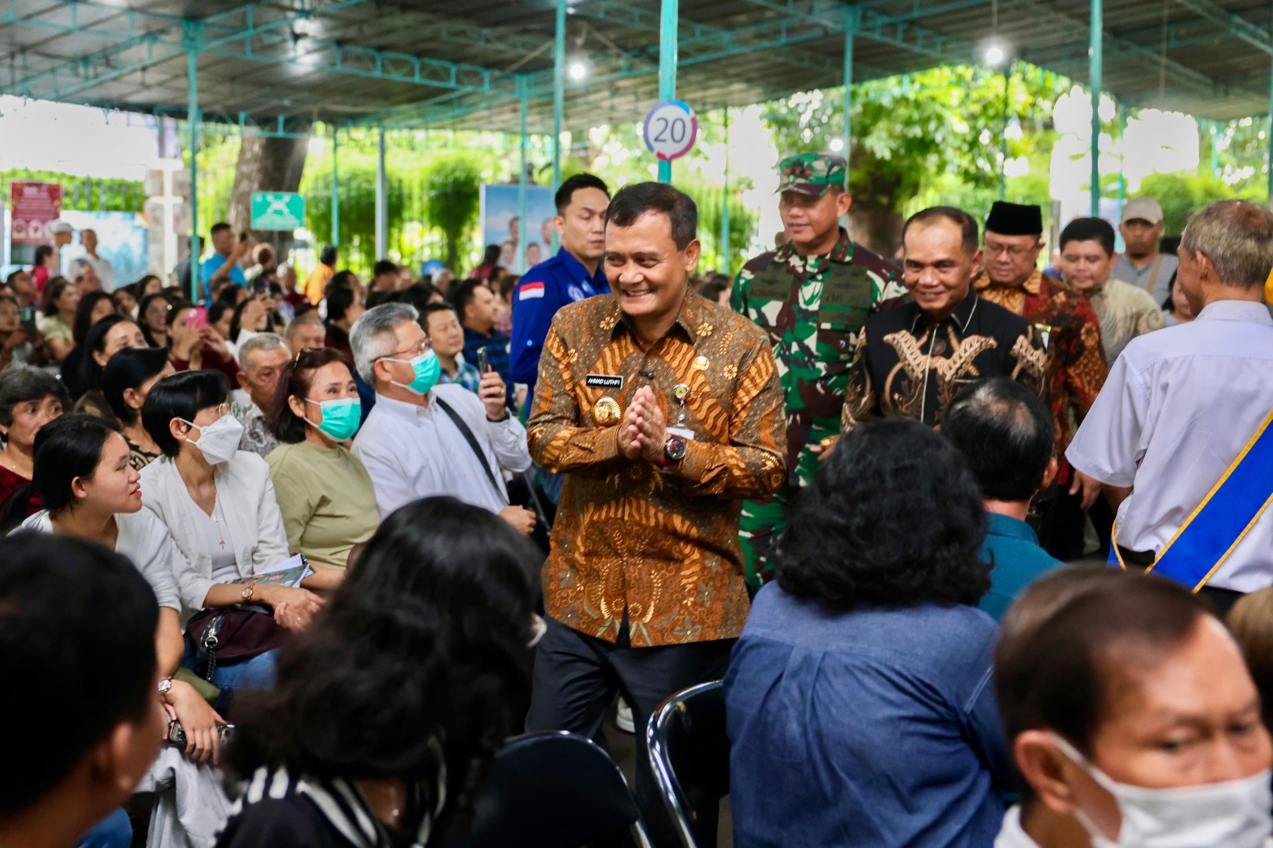 Ahmad Rag Dari Gereja Katedral, Gubernur Ahmad Luthfi Titip Doa untuk Negeri ...