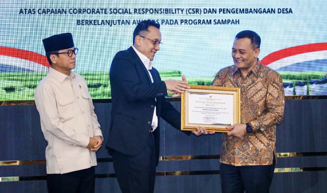Ahmad Rag Ahmad Luthfi Raih Penghargaan Nasional, Program Desa Mandiri Sampah ...