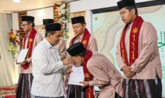 Gus Yasin Apresiasi Perjuangan Santri Penghafal Al-Qur’an dengan Tali Asih