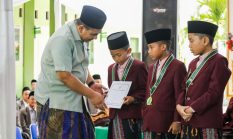 Wagub Jateng Beri Tali Asih Santri Usia 11 Tahun Hafal Al-Qur’an